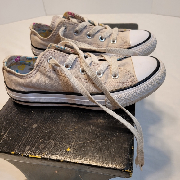Converse All Star shoes, kids. Light pink/cream color (see pics) girls size 13 - Picture 3 of 9